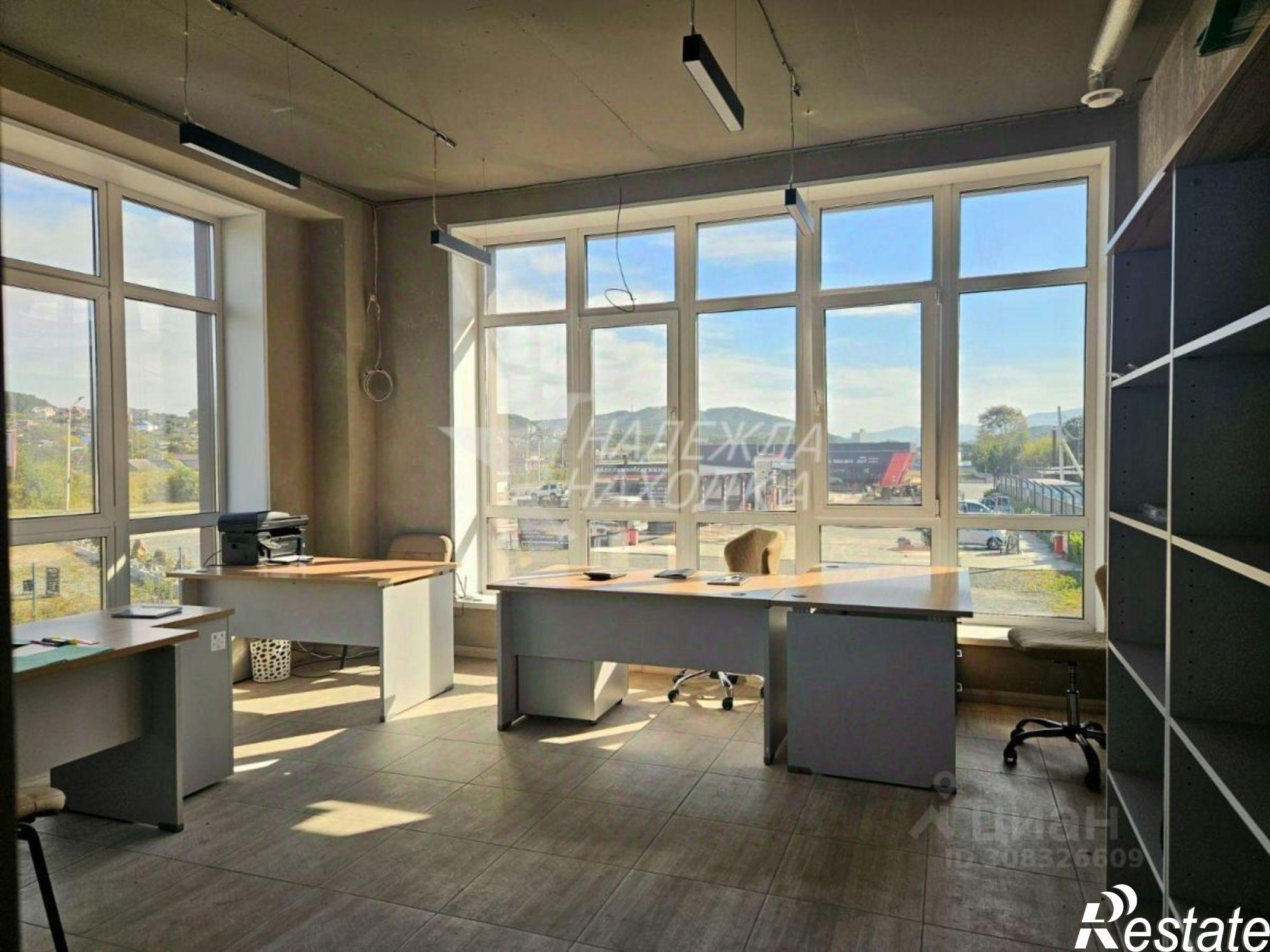 Купить помещение свободного назначения за 80 000 200 рублей на Перевальная улица, 62А