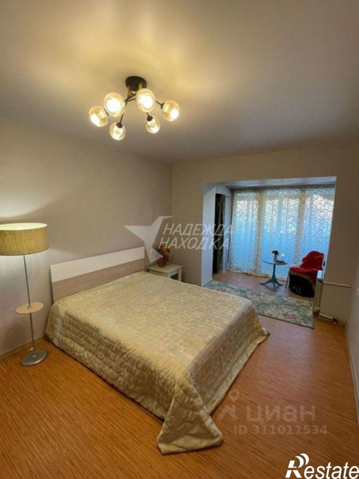 3-комн квартира улица Постышева, 33/18,  д. 33/18