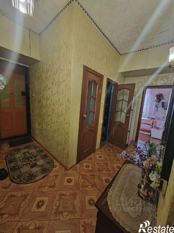 2-комн квартира Находкинский проспект, 110,  д. 110