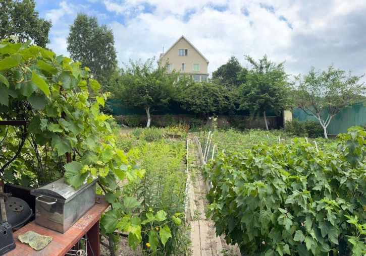 Коттедж/дом Зеленый сад территория снт