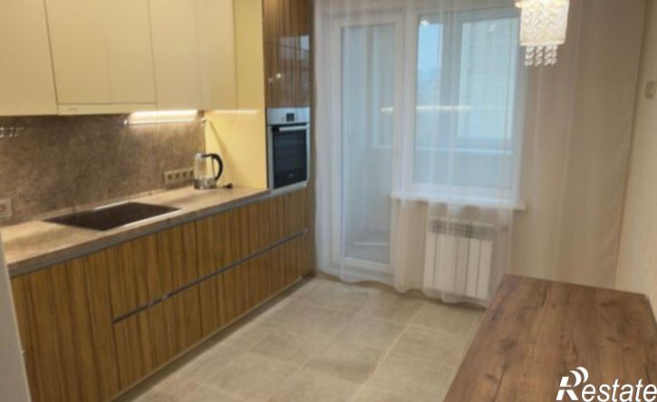3-комн квартира ул Постышева, 1,  д. 1