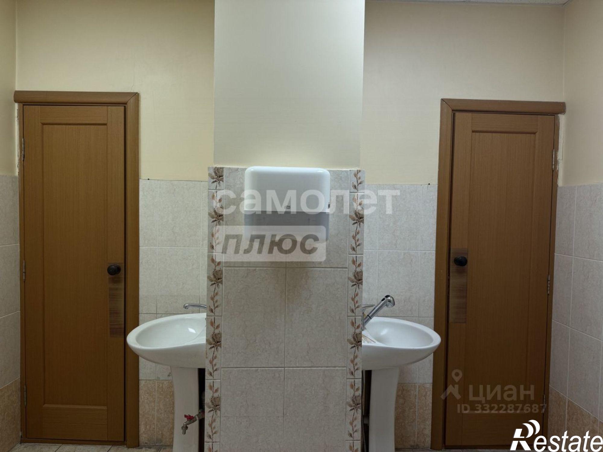 Купить офис, помещение под офис за 17 986 500 рублей на ул Портовая, 92